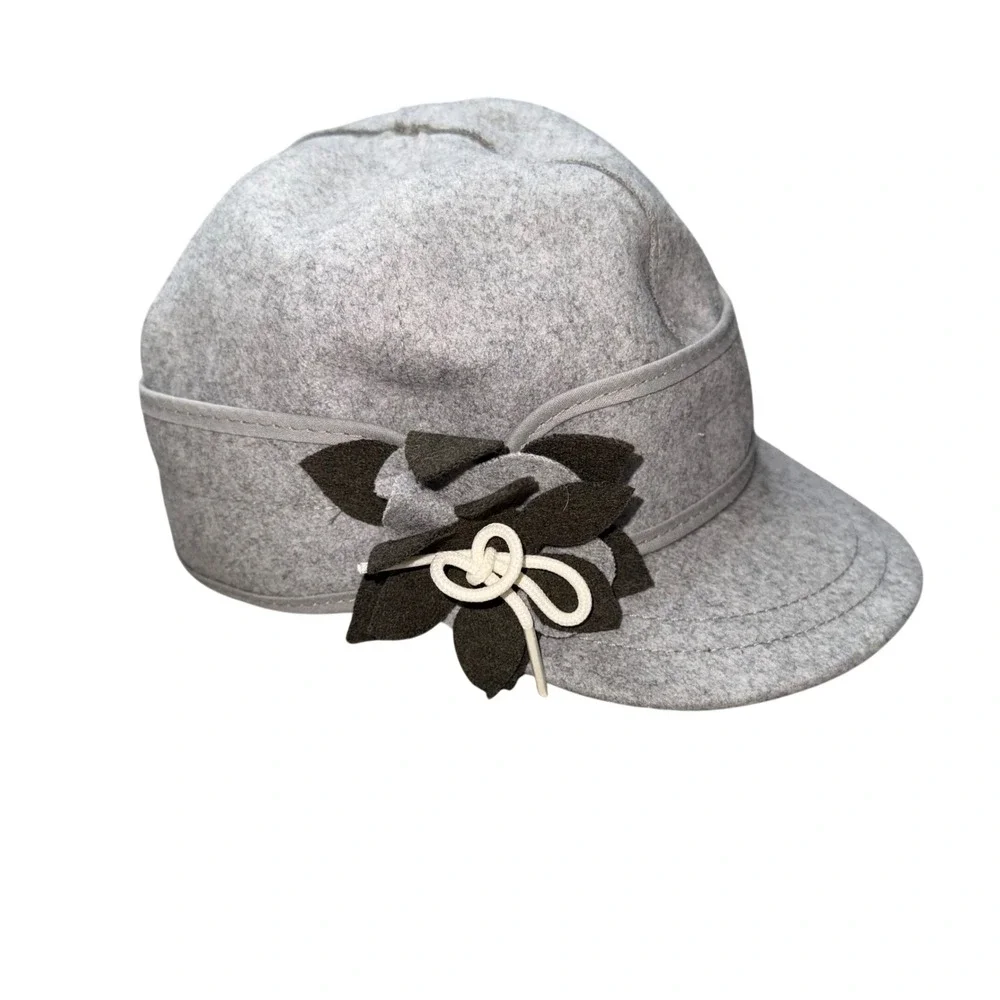 Stormy Kromer Petal Cap Women Size 7 Gray Wool Blend Excellent Ear Flaps USA